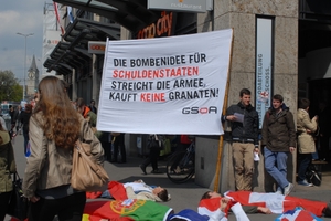 Aktion gegen weltweite Rüstungsausgaben (Bellevue, Zürich)